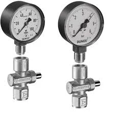 Pressure Gauges and Valves